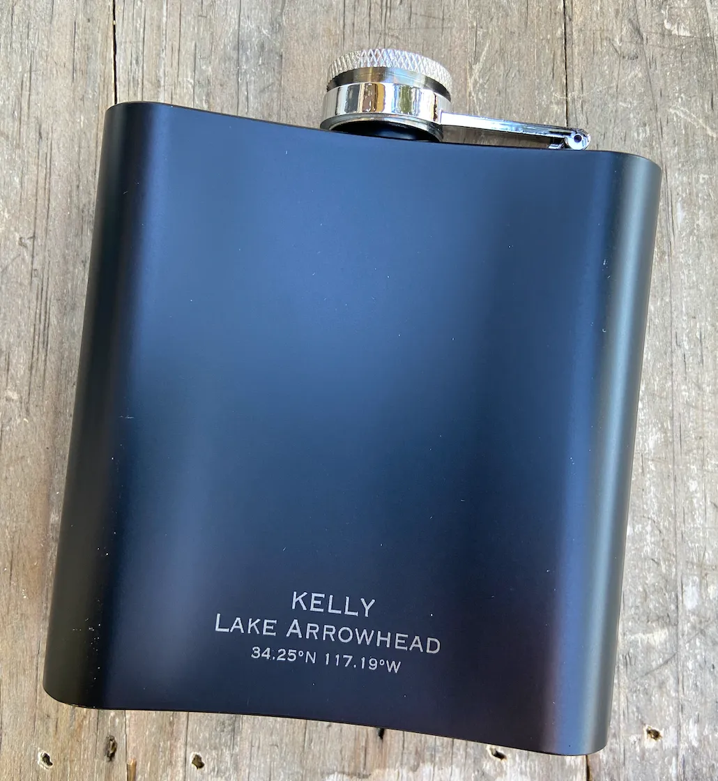 Lake Arrowhead eLAvation Map Hip Flask: matte black