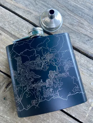 Lake Arrowhead eLAvation Map Hip Flask: matte black